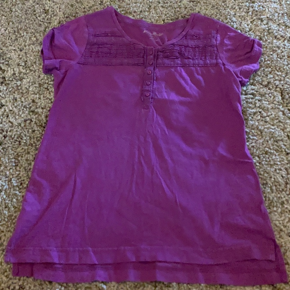 Size medium Eddie Bauer shirt